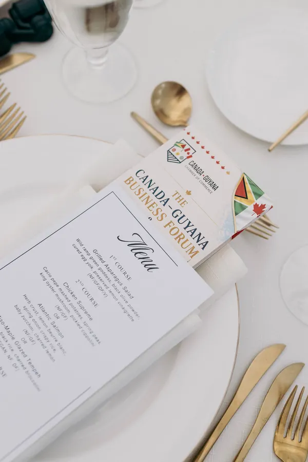 Place setting with the gala menu