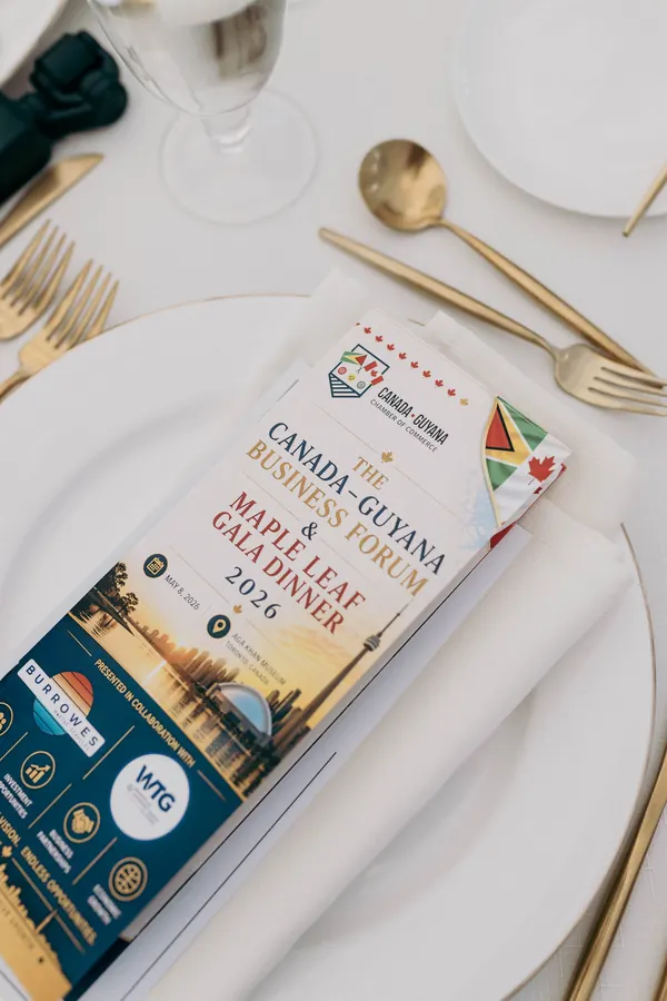 Place setting with the gala programme